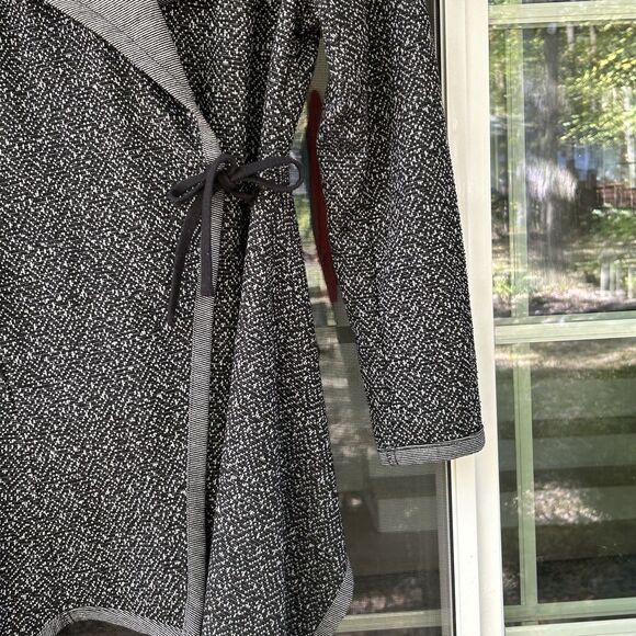 Alembika Knit Sweater Jacket Size 8 10 (2) Side Tie Black Shawl Collar Artsy - Picture 4 of 9